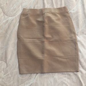 Nude knit skirt